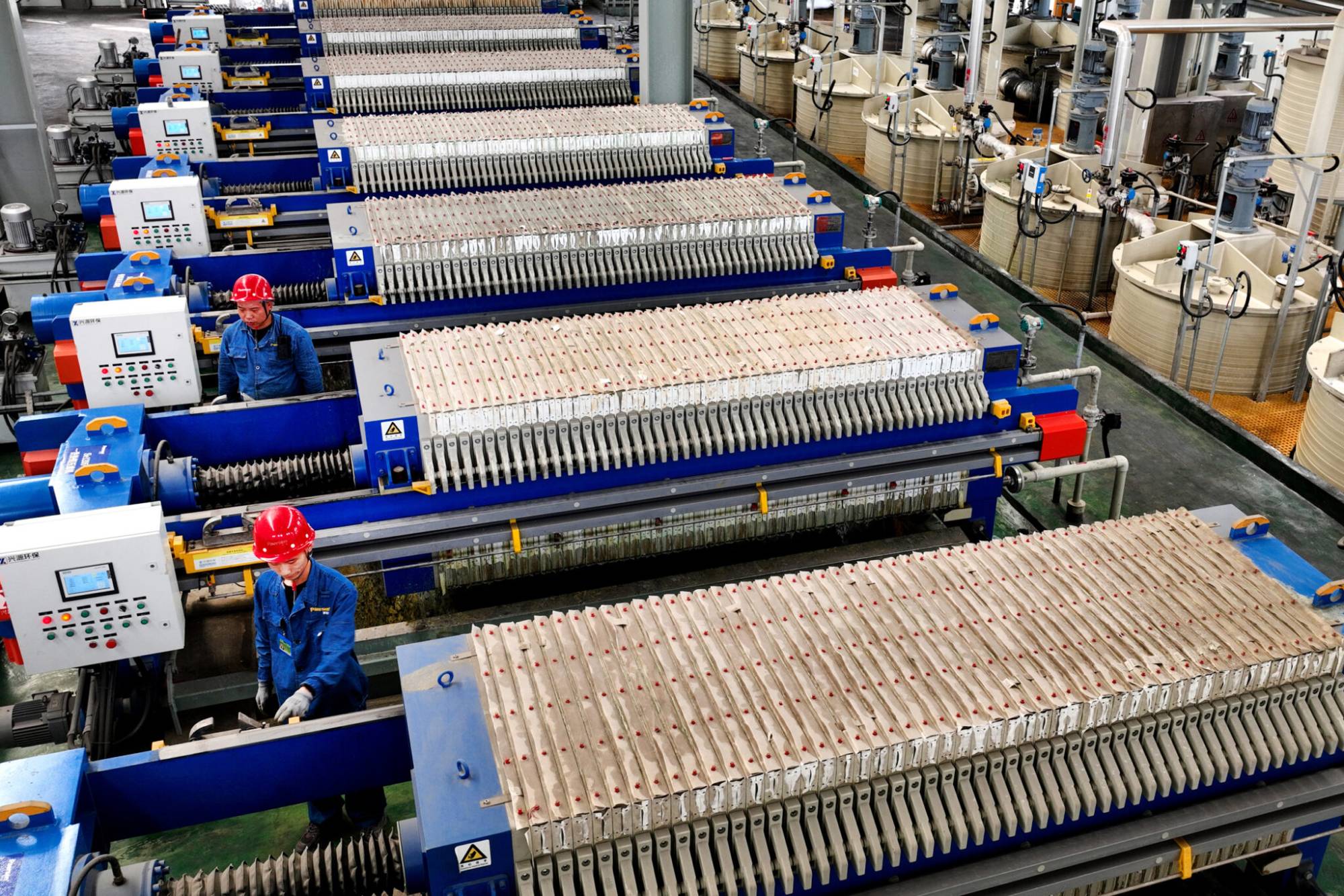 China’s EV Problem: What Happens When Millions of Batteries Die?