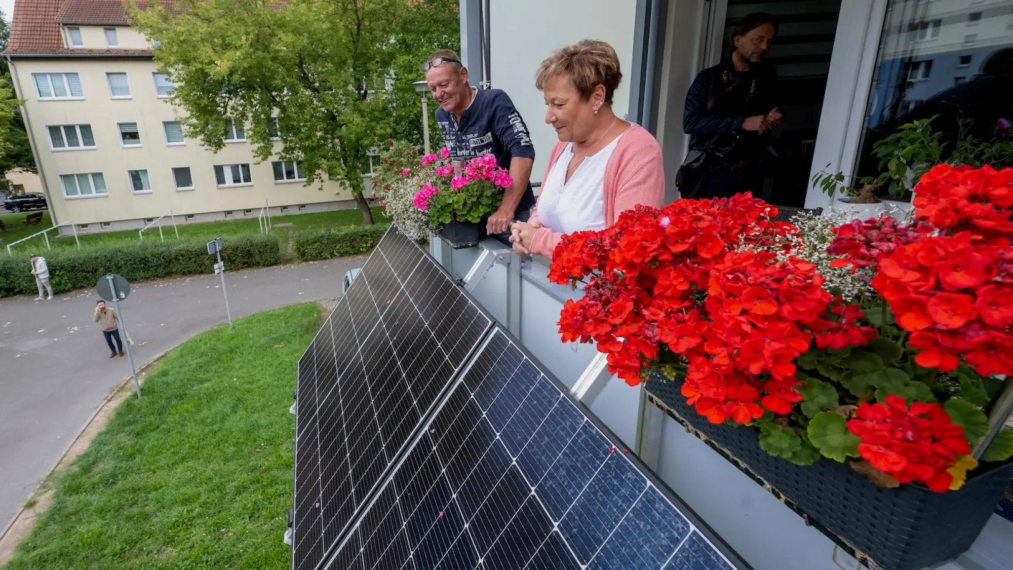 California just made it legal to turn balconies into tiny power plants