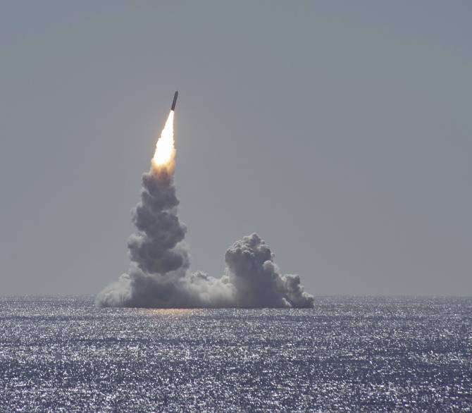 nuclear submarine ballistic missile launch